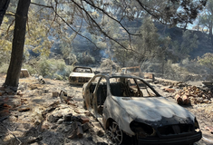 Φωτιά στη Χίο: Επιμένουν οι άνεμοι - Εκκενώσεις, ζημιές και μικροτραυματισμοί στην κατάσβεση