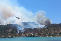 Μαίνεται η φωτιά στο Καραβοστάσι Μονεμβασιάς