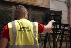 Ελεγκτικό Συνέδριο: 8 στα 10 καταστήματα έχουν παράνομα τραπεζοκαθίσματα 
