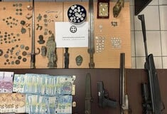 Θεσσαλονίκη: Βαρύτατες κατηγορίες εις βάρος των 39 συλληφθέντων για αρχιοκαπηλία - Κατασχέθηκαν 1.800 αρχαία αντικείμενα