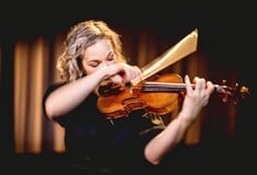 Hilary Hahn: «Οι ΗΠΑ μπορούν να είναι καλύτερες από έναν τόπο διχασμού»