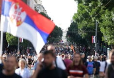 Σερβία: Δεκάδες χιλιάδες διαδήλωσαν στην «καρδιά» του Βελιγραδίου - «Είμαστε εδώ γιατί δεν αντέχουμε άλλο»