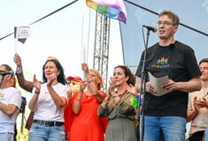 Ο ακροδεξιός Γκερτ Βίλντερς κατηγορεί τον δήμαρχο Βουδαπέστης για ναζιστικό χαιρετισμό κατά την παρέλαση Pride
