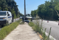 Λάρισα: Νεκρή γυναίκα οδηγός έπειτα από πρόσκρουση του ΙΧ της σε κολόνα