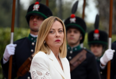 Η Ιταλία «στρατιωτικοποιεί» τη γέφυρα της Σικελίας για να πιάσει τον στόχο του ΝΑΤΟ 