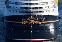 Πατέρας βούτηξε στη θάλασσα για να σώσει το παιδί του που έπεσε από κρουαζιερόπλοιο της Disney