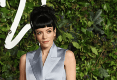 Η Lily Allen δεν μπορεί να θυμηθεί πόσες αποβολές είχε τα τελευταία χρόνια - «Έμενα συνέχεια έγκυος»