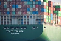 Ο Ντόναλντ Τραμπ απειλεί να αυξήσει ξανά τους δασμούς στην Ιαπωνία