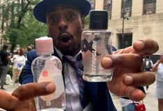 Υποστηρικτές του Diddy πανηγυρίζουν με baby oil έξω από το δικαστήριο