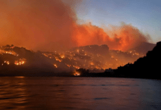 Φωτιά στο Λασίθι: Εκτός ελέγχου το πύρινο μέτωπο - Νέο μήνυμα του 112 για εκκένωση 