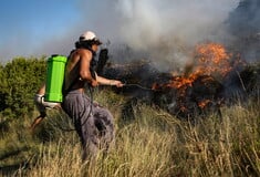 Τουρκία: Δύο νεκροί από τις φωτιές – Οργάνωση με δεσμούς με το PKK δηλώνει πίσω από δεκάδες εμπρησμούς