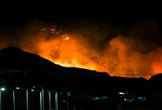 Φωτιά στο Λασίθι: Μαίνονται 3 πύρινα μέτωπα - Ανυπολόγιστες καταστροφές
