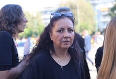 Δίκη για τη γυναικοκτονία της Κυριακής Γρίβα: Με φωτογραφίες του παιδιού της, καταθέτει η μητέρα της