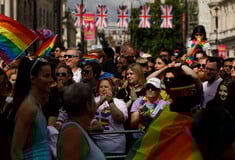 Κρίση για τα Pride στη Βρετανία: Μειωμένη χρηματοδότηση, λιγότερες παρελάσεις