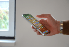 Η Apple άσκησε έφεση κατά του «πρωτοφανούς» προστίμου ύψους 500 εκατ. ευρώ της ΕΕ για το app store