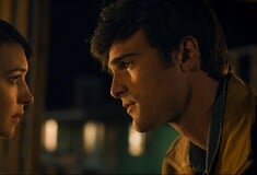 Ο βασιλιάς της Gen Z έχει την καρδιά ενός τζογαδόρου (και το βλέμμα του Μοντγκόμερι Κλιφτ)
