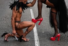 Ο αγώνας με ψηλοτάκουνα στο Μαδρίτη Pride: Το «Carrera de Tacones» είναι θεσμός και προσελκύει πλήθη θεατών