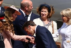 Βρετανία: Ουίλιαμ και Κέιτ υποδέχθηκαν τους Μακρόν – Η πριγκίπισσα με look εμπνευσμένο από Dior