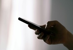 ΑΑΔΕ: Προσοχή σε παραπλανητικά SMS που υποδύονται τις Τελωνειακές υπηρεσίες