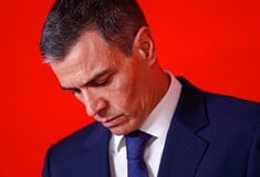 Ο Πέδρο Σάντσεθ αντιμέτωπος με τη μεγαλύτερη κρίση της πρωθυπουργίας του 