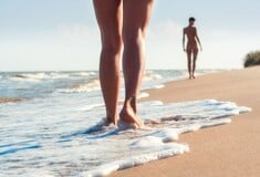 Γυμνισμός: Η νέα τάση που κατακτά το Παρίσι - Σχεδόν 4 εκατ. Γάλλοι δηλώνουν γυμνιστές