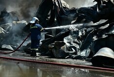 Φωτιά στη Ριτσώνα: Το εργοστάσιο πλαστικών καταστράφηκε ολοσχερώς