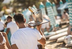 Ένας κανονικός αφελληνισμός