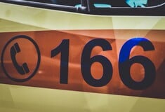 Αυτοκίνητο έπεσε σε κατάστημα εστίασης στο Κολωνάκι
