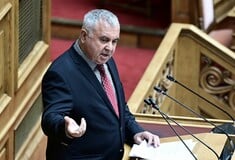 Χίος: Κλείδωσαν βουλευτή του ΠΑΣΟΚ σε εργοτάξιο δικαστικού μεγάρου