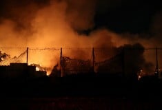 Θεσσαλονίκη: Σε ύφεση η φωτιά σε επιχείρηση ανακύκλωσης στη Σίνδο