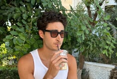 Ο Fin θέλει να δοκιμάσει όλους τους freddo cappuccino που κυκλοφορούν εκεί έξω