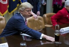 Τι γλυκαίνει την Coca-Cola στις ΗΠΑ; Η ανάρτηση Τραμπ και η διπλωματική απάντηση της εταιρείας