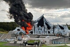 Tomorrowland: Οι διοργανωτές λένε ότι το φεστιβάλ θα γίνει μετά την καταστροφή της κεντρικής σκηνής από πυρκαγιά