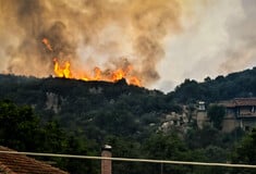Φενεός Κορινθίας: Αναζοπυρώθηκε η φωτιά - Ήχησε ξανά το 112