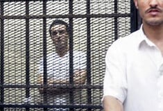 Αίγυπτος: "Στη φυλακή, είναι πιο εύκολο να περάσεις μέσα ναρκωτικά παρά να βγάλεις έξω ένα ποίημα".