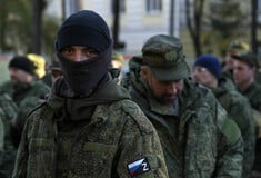 Ρώσοι στρατιώτες ληστεύονται και εξαπατώνται επιστρέφοντας από το μέτωπο στην Ουκρανία