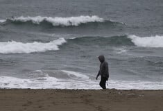 Συναγερμός στη Χαβάη: Κύματα τσουνάμι έφτασαν στα νησιά – Μαζικές εκκενώσεις