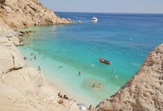 Αφαιρείται η «Γαλάζια Σημαία» από 12 ελληνικές ακτές