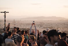 Πώς ο υπερτουρισμός αλλάζει την Αθήνα; 