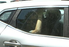 Παλαιό Φάληρο: Δίωξη για ανθρωποκτονία από πρόθεση και ενδοοικογενειακή βία στη μητέρα της 4χρονης 