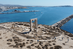 Συρματόπλεγμα στην Πορτάρα της Νάξου – Αντιδράσεις από ντόπιους και τουρίστες
