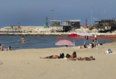 Άδειες παραλίες στην Ιταλία: Γιατί οι Ιταλοί εγκαταλείπουν το καλοκαίρι στη θάλασσα