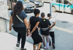 Θεσσαλονίκη: Βαρύ κατηγορητήριο σε 37χρονο και 24χρονη για τον βιασμό της 10χρονης κόρης της