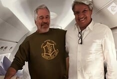 Ο μπάτλερ του Έπσταϊν αμφισβητεί την αυτοκτονία – «Αγαπούσε τη ζωή, περίμενε να βγει με εγγύηση»