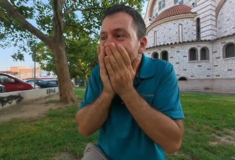 Η στιγμή που ο Ευτύχης Μπλέτσας ρίχνει κολώνα φωτισμού στον Εύοσμο