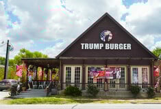ΗΠΑ: Ο ιδιοκτήτης της αλυσίδας «Trump Burger» συνελήφθει και κινδυνεύει με απέλαση