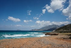 Ο καιρός σήμερα: Ζέστη και ισχυροί άνεμοι - Πού θα φτάσει ο υδράργυρος