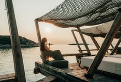 Onar Seaside Lounge: Όταν η θαλασσινή αύρα αγκαλιάζει την τέχνη της γαστρονομίας