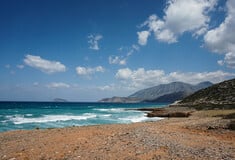 Ο καιρός σήμερα: Βελτιώνονται οι άνεμοι - Υποχωρούν τα 40άρια στα δυτικά