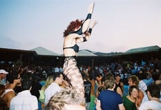 Προσκύνημα στη Μύκονο των ’90s